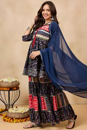 Winered woman blue bordered sharara, kurta & dupatta set