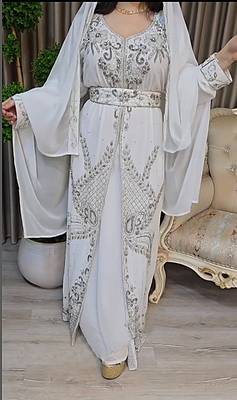 Off-White Moroccan Kaftan With Sun-proof hijab 1