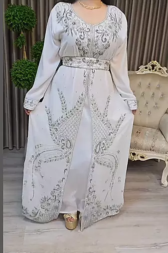 Off-White Moroccan Kaftan With Sun-proof hijab