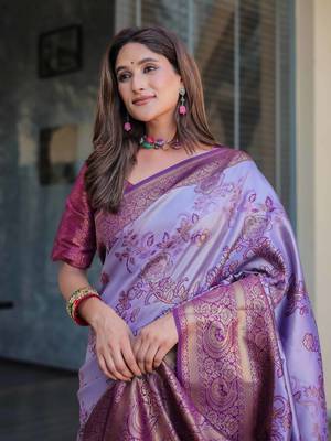 Women'S Lavender silk blend Kanjeevaram Saree With Unstitched Blouse Piece 4