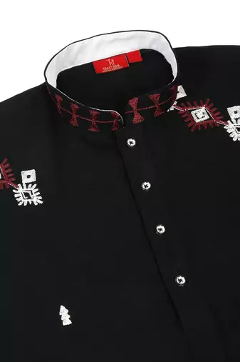 Men black ethnic motifs embroidered linen kurta