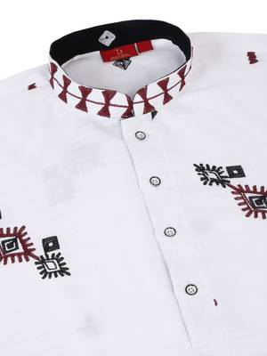 Men white ethnic motifs embroidered linen kurta 5