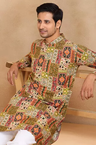Ethnic motif printed rayon green kurta and pyjama