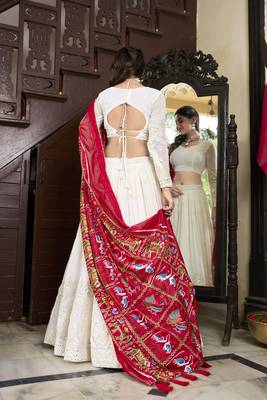 White Georgette Printed Dupatta Lehenga 2