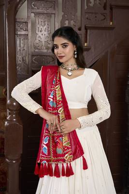 White Georgette Printed Dupatta Lehenga 3