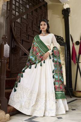 Women's Lehenga Choli Set For Wedding  1