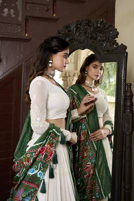 Women's Lehenga Choli Set For Wedding  2