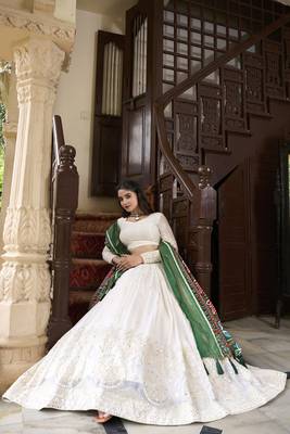 Women's Lehenga Choli Set For Wedding  3
