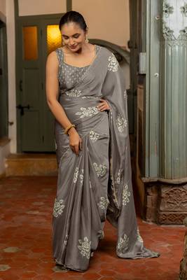 Dusty grey chiffon floral block print beads lace border saree with unstitched blouse piece 1