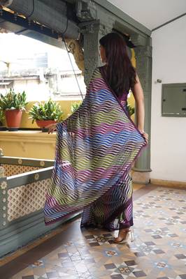 Blue chiffon leheriya print plain saree with unstitched blouse piece 5