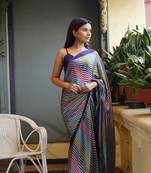 Dark blue chiffon leheriya print plain saree with unstitched blouse piece