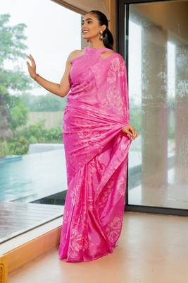 Bright pink chiffon floral print saree with unstitched blouse piece 3