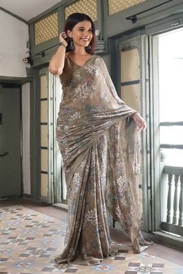 Dusty beige chiffon floral print saree with unstitched blouse piece 2