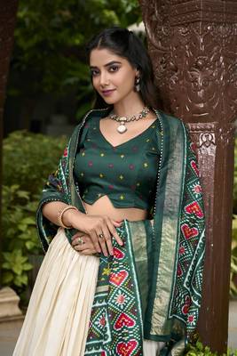 Vibrant Green and Cream Silk Printed Lehenga Choli Set  5