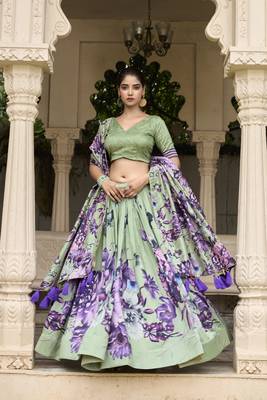 Women's Lehenga Choli Set For Wedding  1