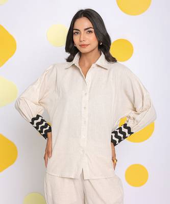 Off white summer relaxed collared linen shirt 3
