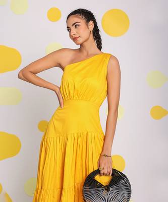 Yellow one shoulder bust fitted vacation midi dress 5