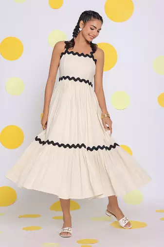 White bust fitted summer linen flared midi dress