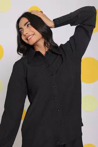 Black summer relaxed collared everyday wear buttoned shirt