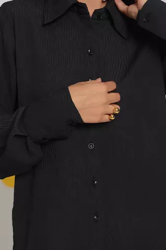 Black summer relaxed collared everyday wear buttoned shirt