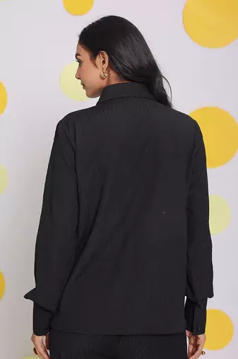 Black summer relaxed collared everyday wear buttoned shirt