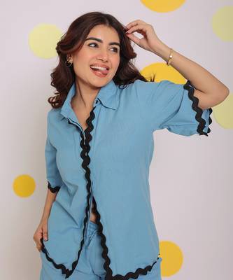 Sky blue buttoned summer relaxed collared linen shirt 5