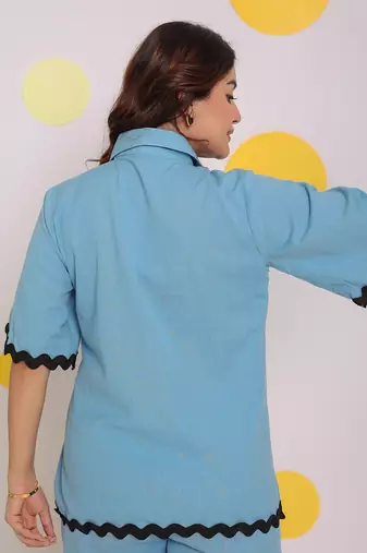 Sky blue buttoned summer relaxed collared linen shirt