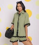 Green buttoned summer relaxed collared linen shirt