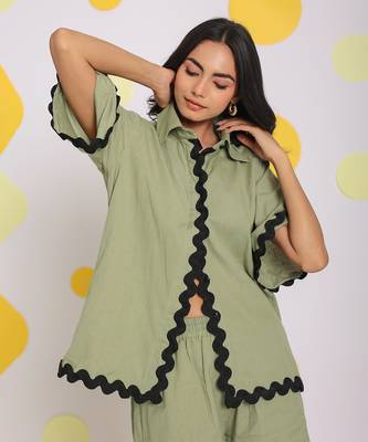 Green buttoned summer relaxed collared linen shirt 5