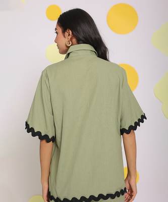 Green buttoned summer relaxed collared linen shirt 6