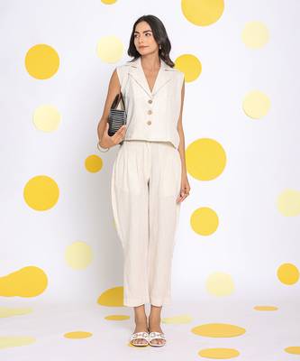Off white summer relaxed collared waist coat linen shirt 3