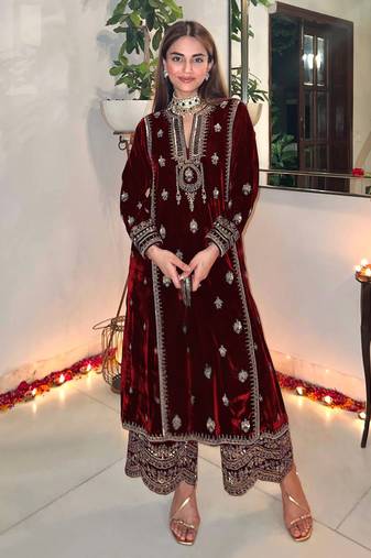 Maroon Velvet Hand Embroidered Pakistani Salwar Suit (Without Potibag)