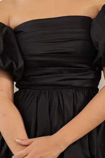 Black 3 way styling bust fitted top with detachable short balloon sleeves