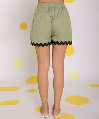 Green summer elastic waist relaxed casual shorts 5