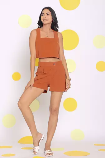 Solid brown summer relaxed casual buttoned linen shorts