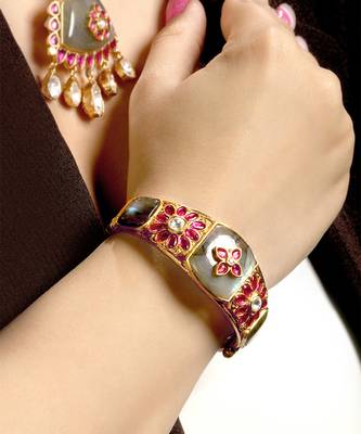 Multicolor kundan and polki bracelet 1