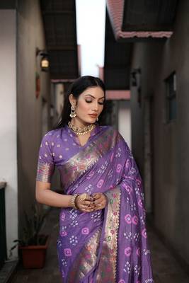  Bandhej Silk With & Zari Weaving Kalash Design Rich Pallu Saree  4