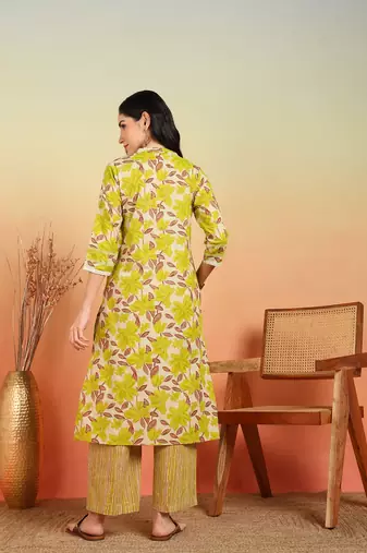 women's cotton flex floral print regular fitted mirror work straight kurta with pant (multi)
