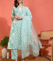  women's cotton floral print with neck anarkali kurta and dupatta (green )