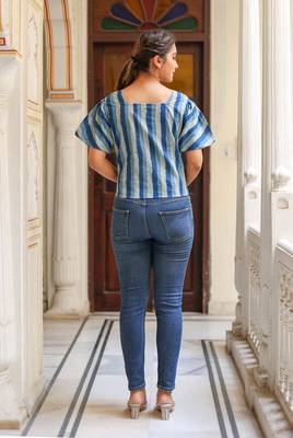  women's stripe printed regular top (blue) 2