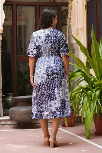  women's polyester digital printed flared dress (blue)