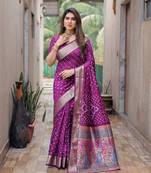 Handmade Dola Silk Bandhej Paithani Saree
