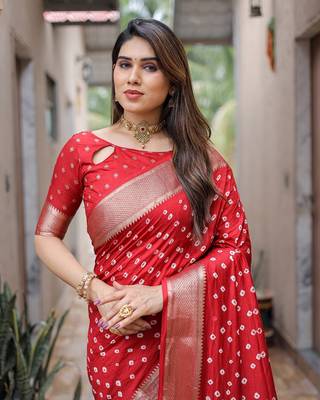 Handmade Dola Silk Bandhej Paithani Saree 4