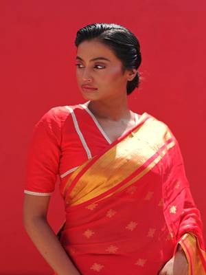 Huts and looms exquisite red handwoven cotton saree with golden jamdani motifs 2