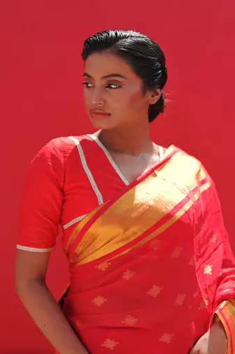 Huts and looms exquisite red handwoven cotton saree with golden jamdani motifs