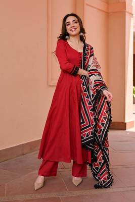 Red Elegance Anarkali Set 5