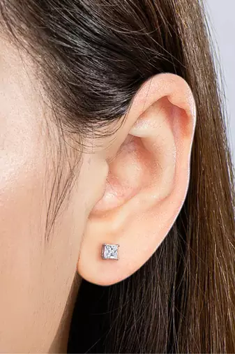 Cauer 925 sterling silver rhodium plated princess cut diamond stud earrings