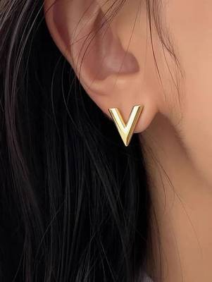 18k gold plated, waterproof v-shape earrings studs 1