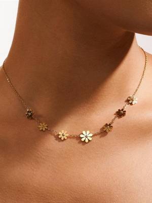 18k gold waterproof floral chain necklace with daisy charms 1