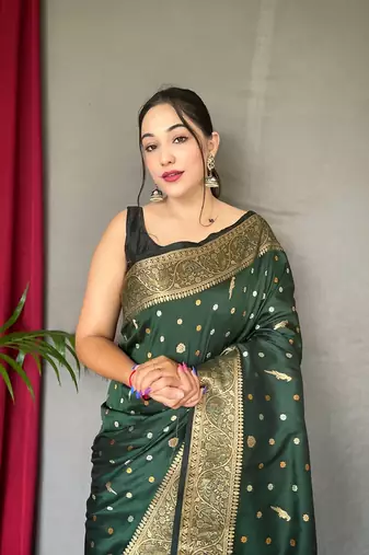 Banarasi silk blendJari Wewing Work Saree, Blouse-Not As Per Image